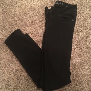Black American Eagle skinny jeans 0